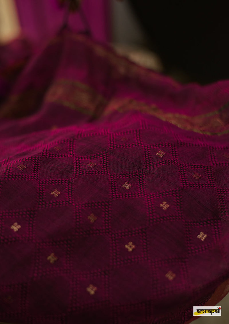 Pure Mercerised Cotton in Jacquard Weave with Woven Sequins