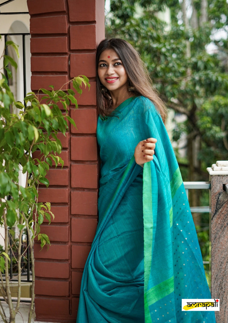 Handwoven Pure Matka with Woven Gold Sequins