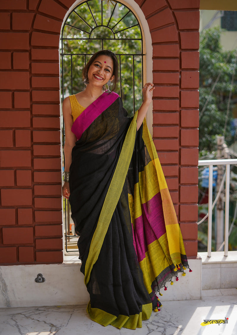 Black Colorblock Cotton with pompoms