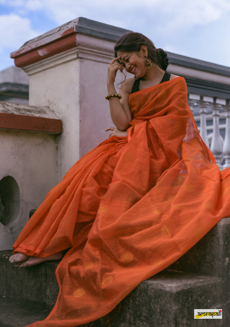 Matka Resham with golden zari polka butis