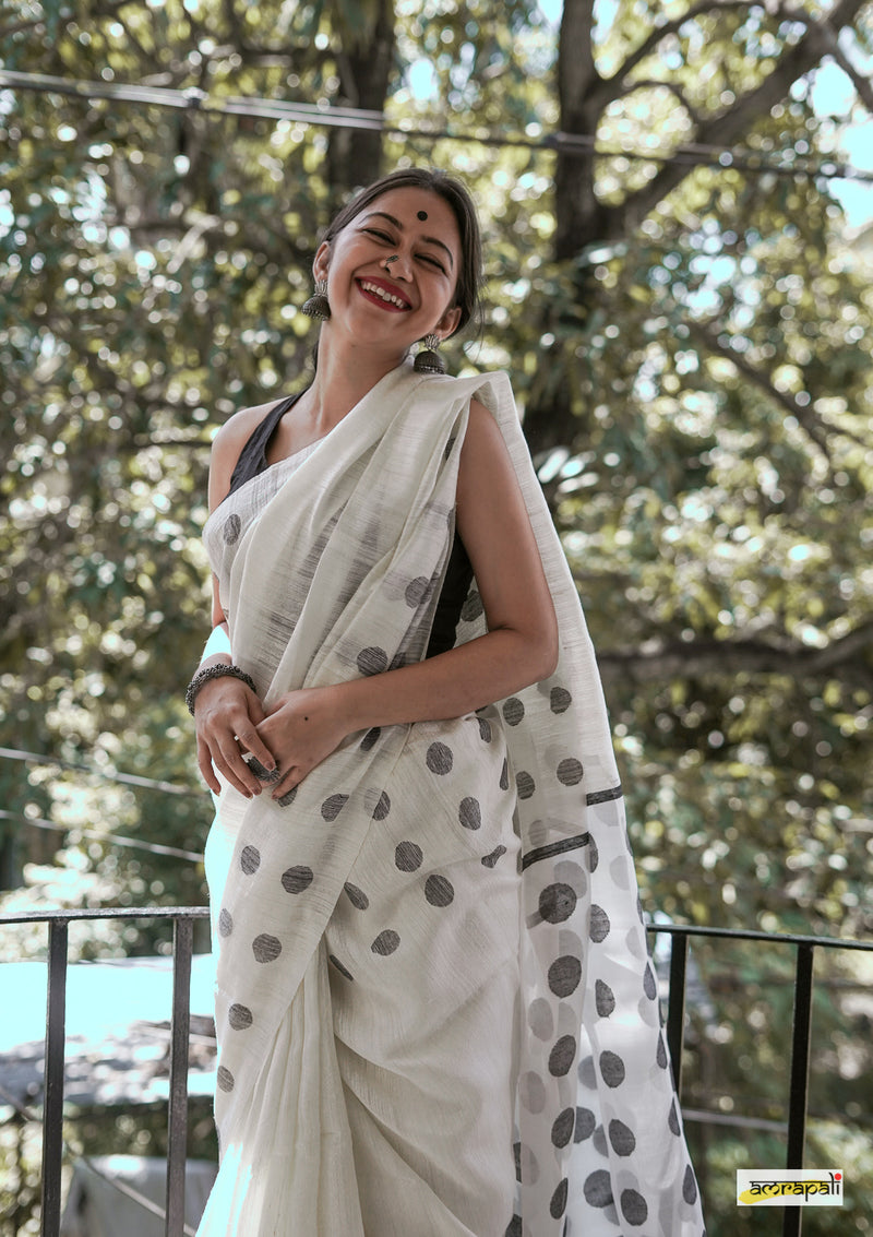 Handwoven Pure Matka Jamdani with Resham Butas