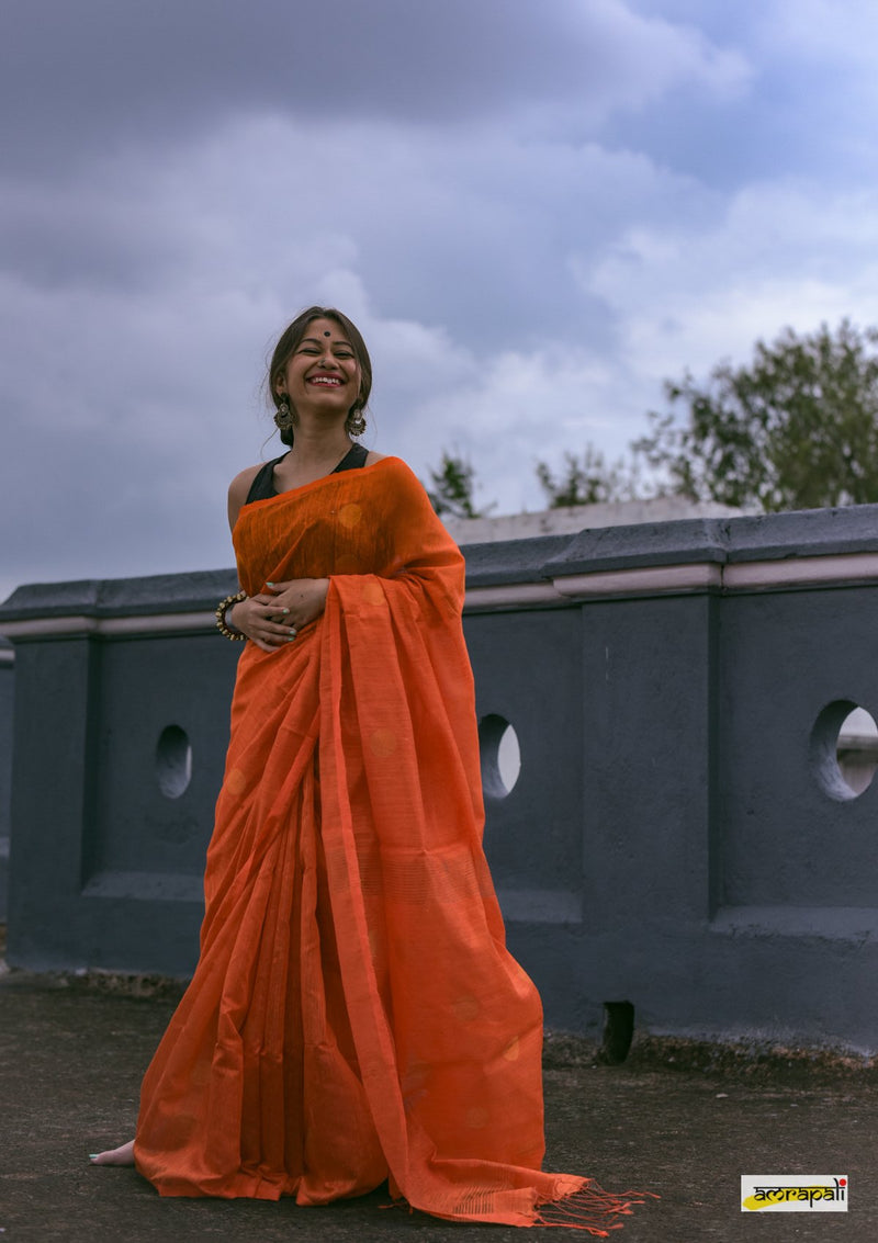 Matka Resham with golden zari polka butis