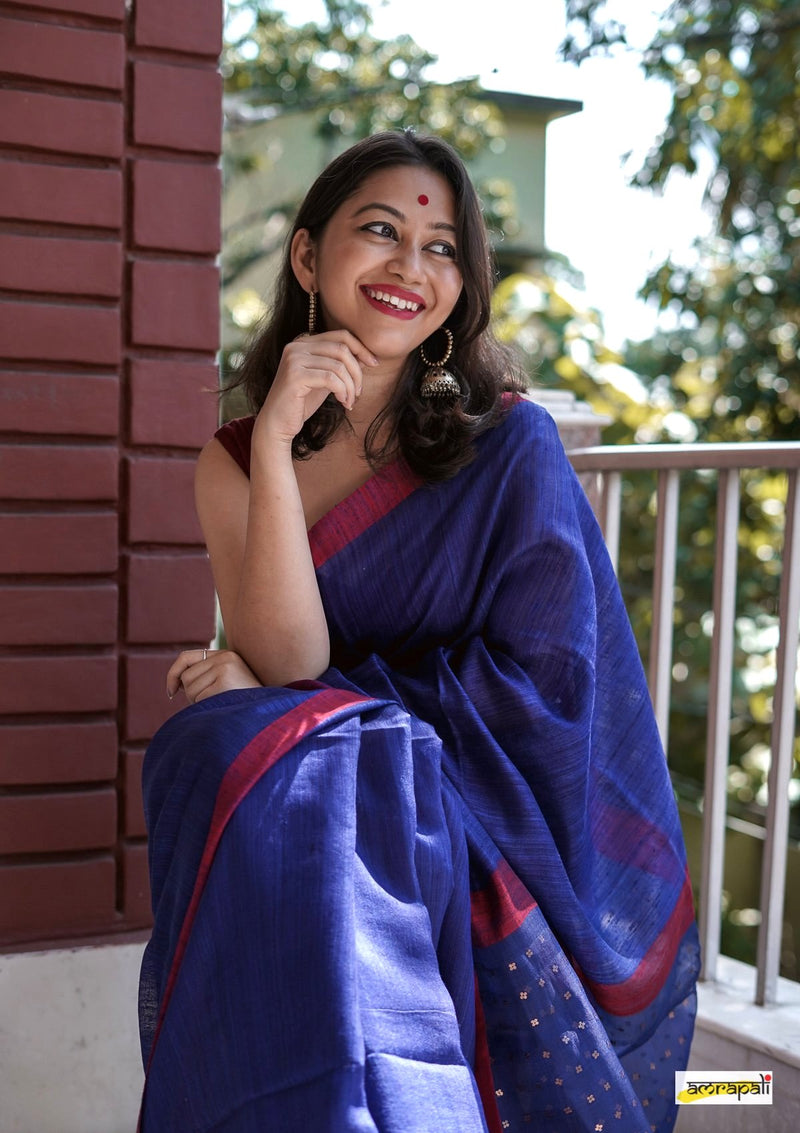 Handwoven Pure Matka with Woven Gold Sequins