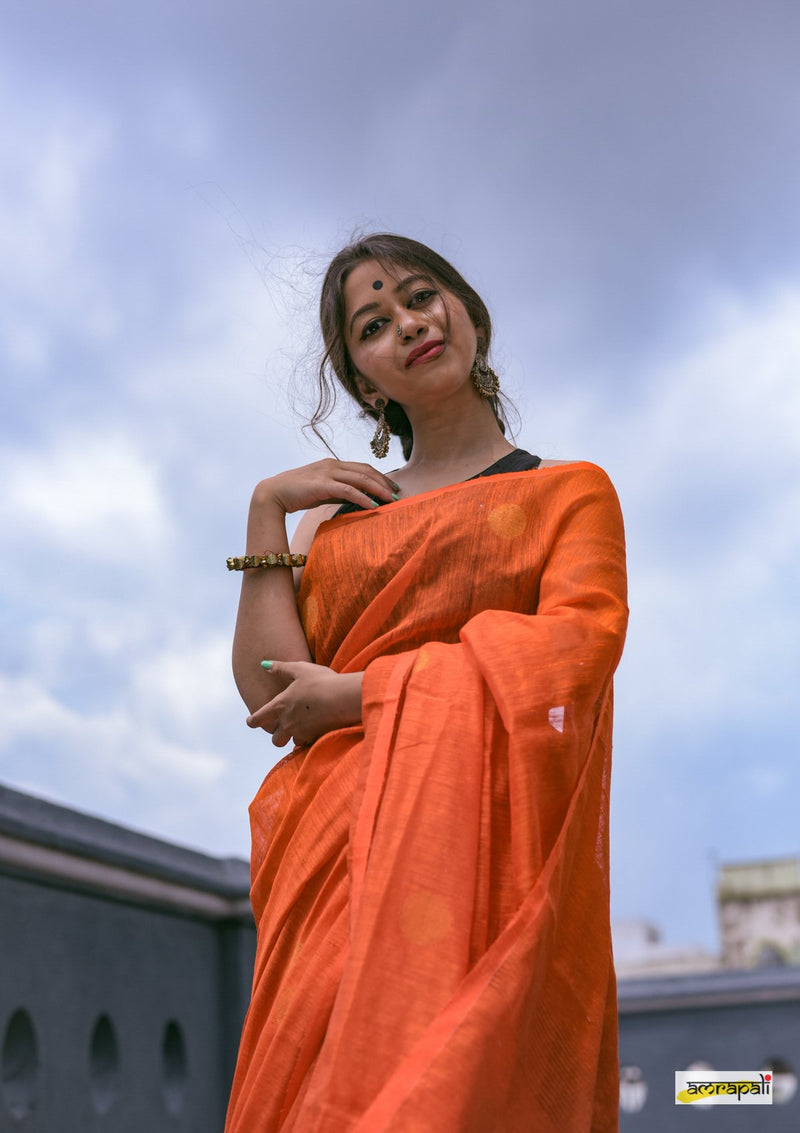 Matka Resham with golden zari polka butis