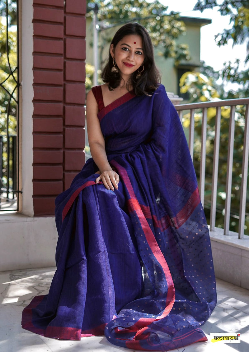 Handwoven Pure Matka with Woven Gold Sequins