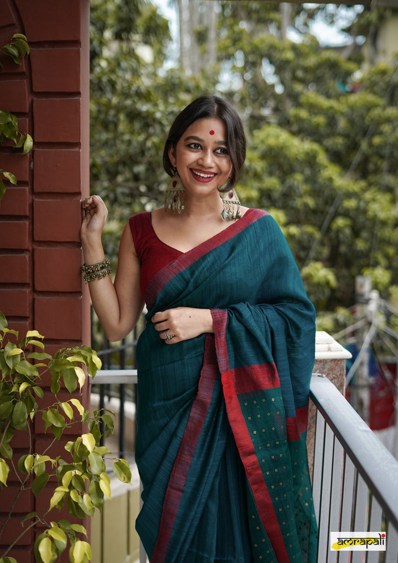 Handwoven Pure Matka with Woven Gold Sequins
