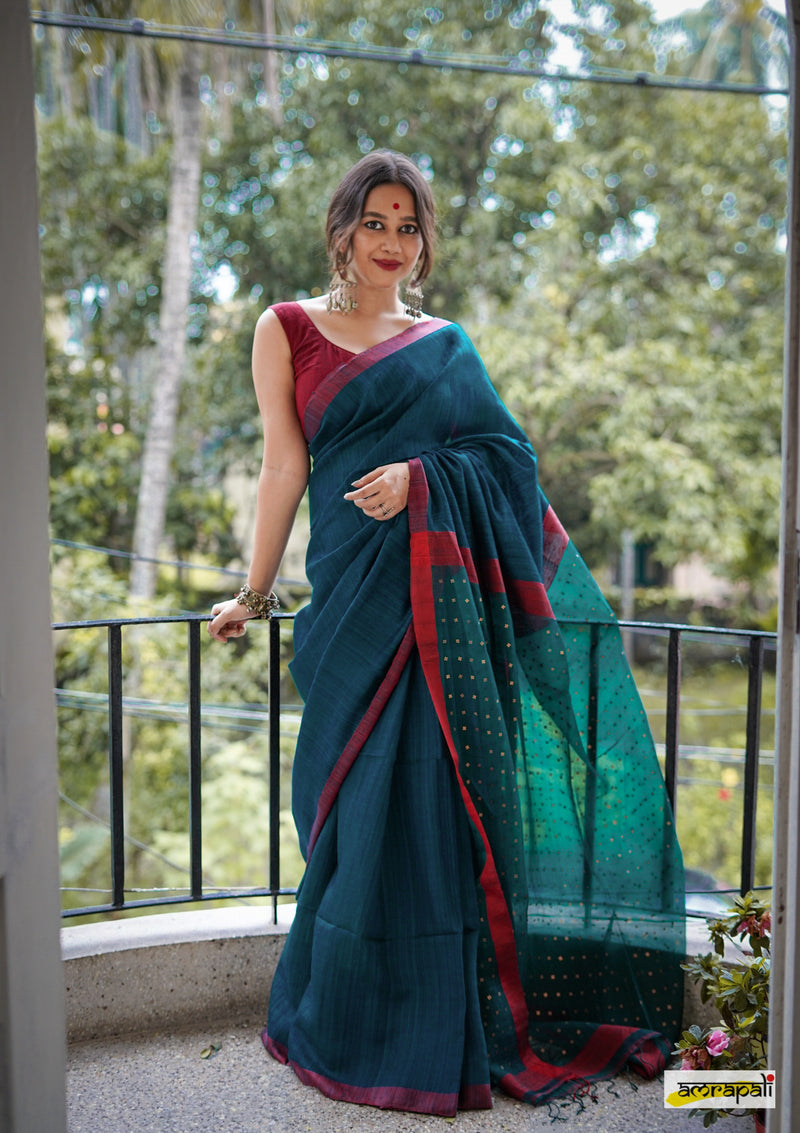 Handwoven Pure Matka with Woven Gold Sequins